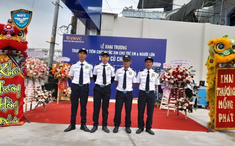 Làm bảo vệ cần những gì? 7 phẩm chất & 5 kỹ năng cần có 10 Công ty bảo vệ thường ưu tiên tuyển dụng những ứng viên đã có kinh nghiệm công tác trong lĩnh vực Công an