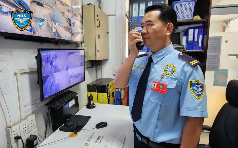 9+ Công cụ hỗ trợ bảo vệ quan trọng nhất 10 Bộ đàm là công cụ liên lạc cần thiết đảm bảo tính đồng bộ khi làm nhiệm vụ