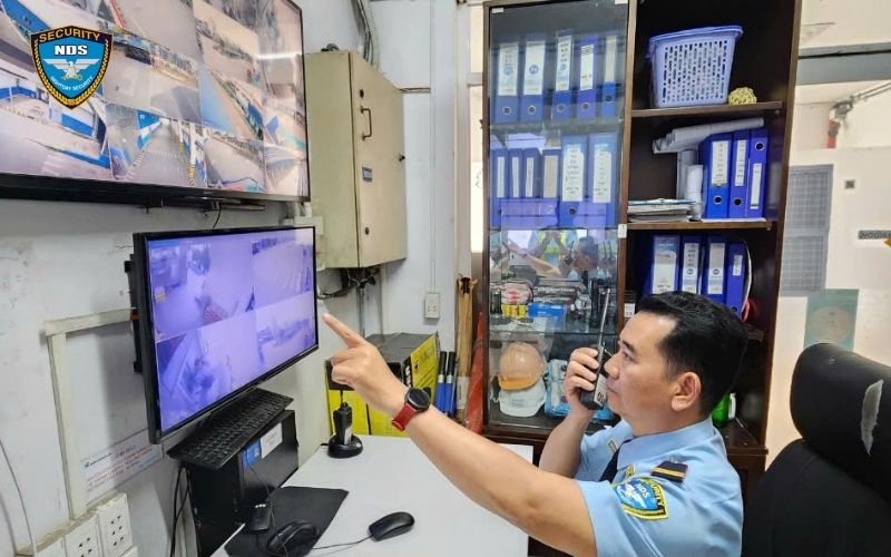 Nhiệm vụ bảo vệ tòa nhà tại phòng camera